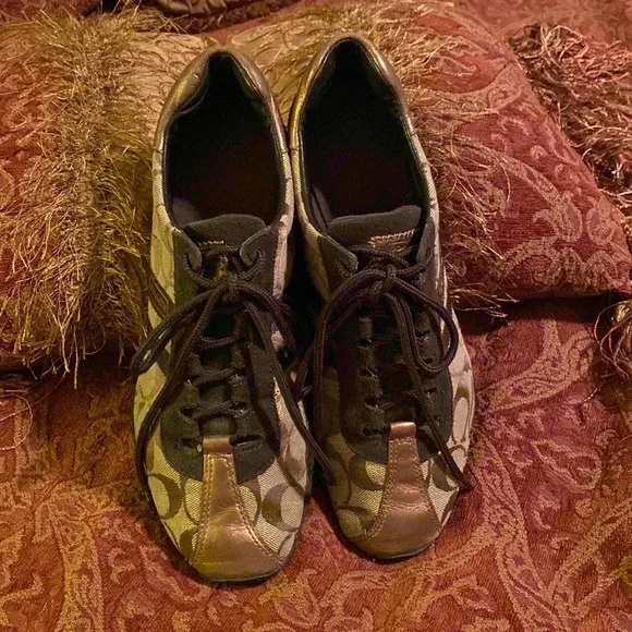 COACH - Picture 1 of 10